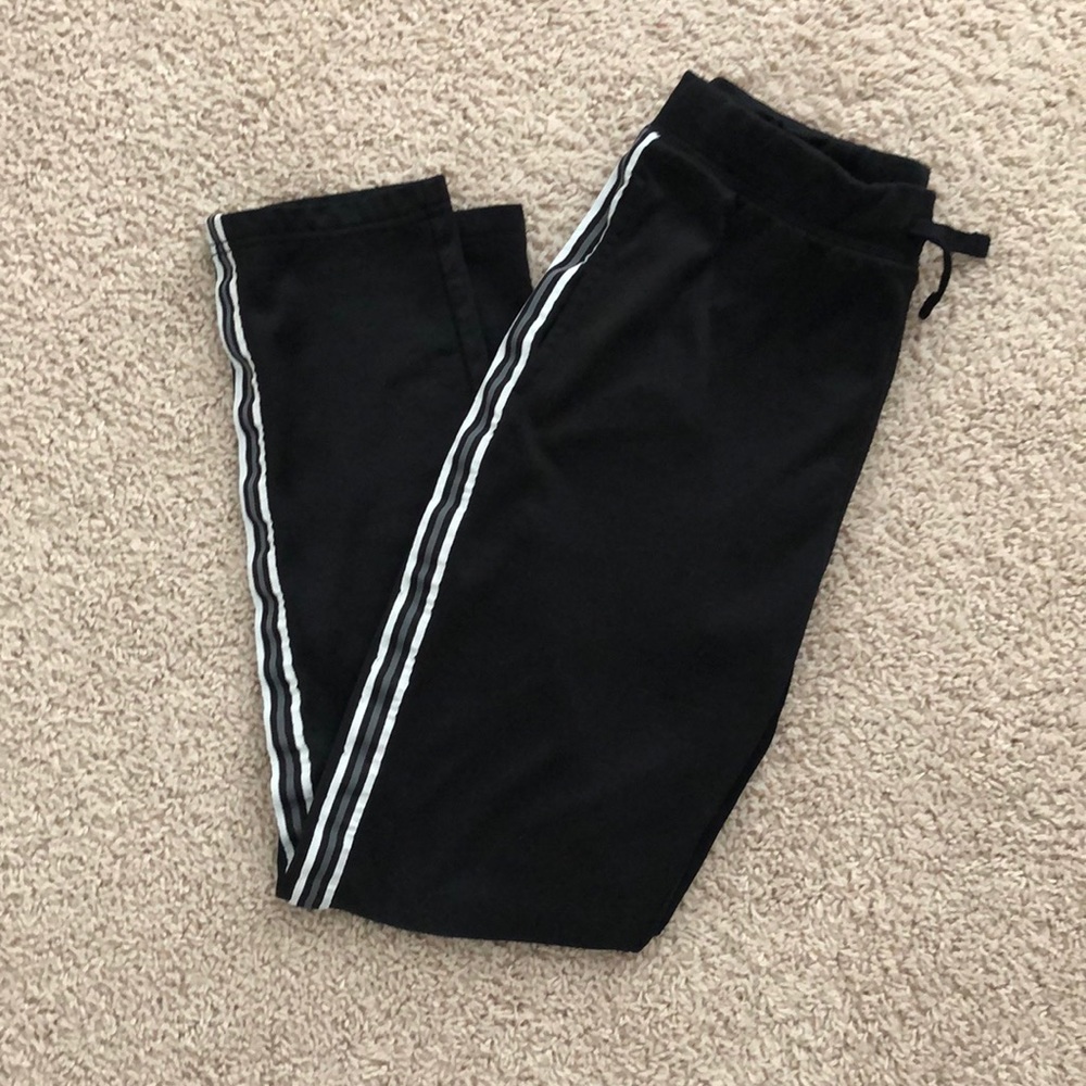 black sweat pants